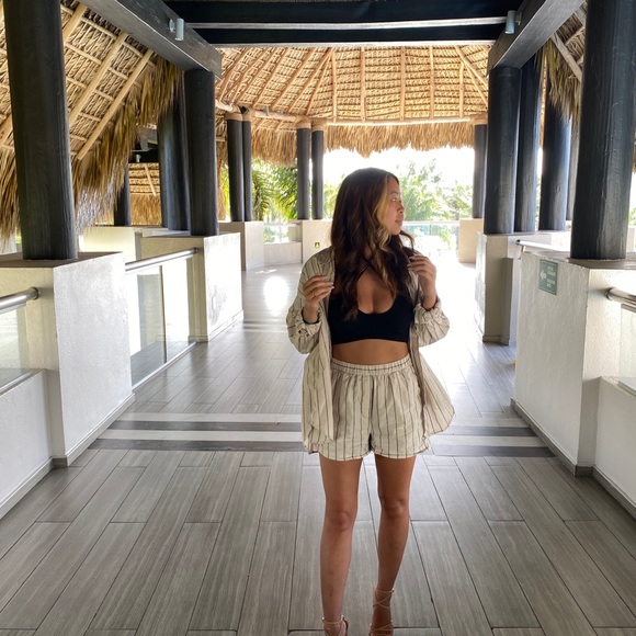 Meet your Posher, Jade - Picture 3 of 3